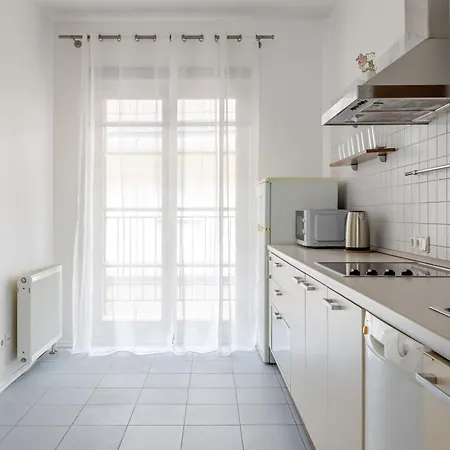 Apartment Barbacan By Monto